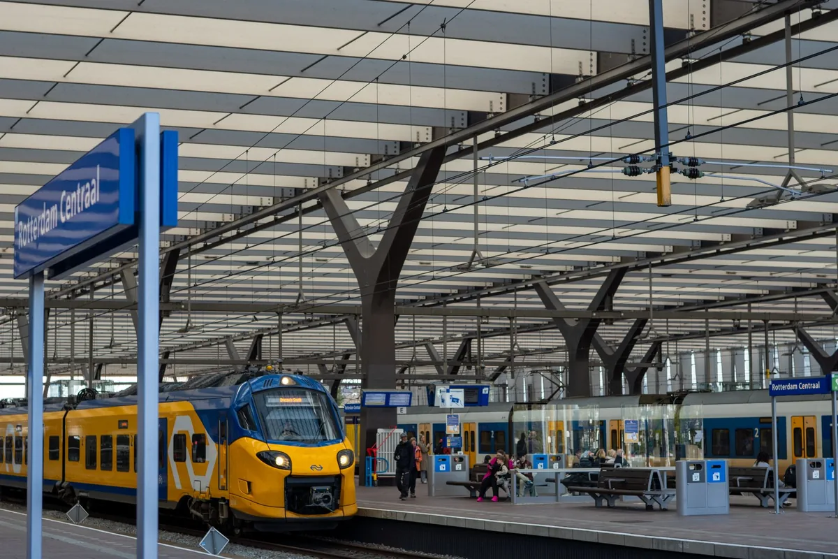تذاكر القطارات في هولندا: نظام الخصومات الجديد لشركة NS
