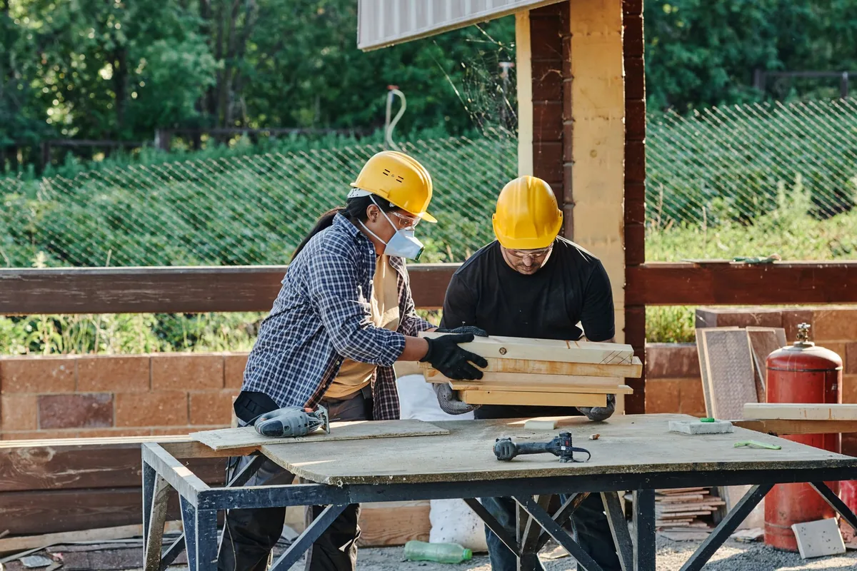 معايير العقود الحكومية في بريطانيا: مراجعة لأولويات التقييم