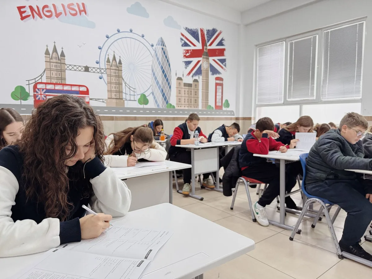 نقاش سياسي حول تعديل مناهج المدارس وامتحانات GCSE في بريطانيا
